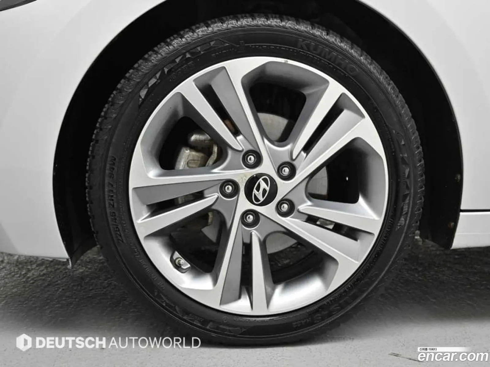 Hyundai Elantra AD 2017 — 19