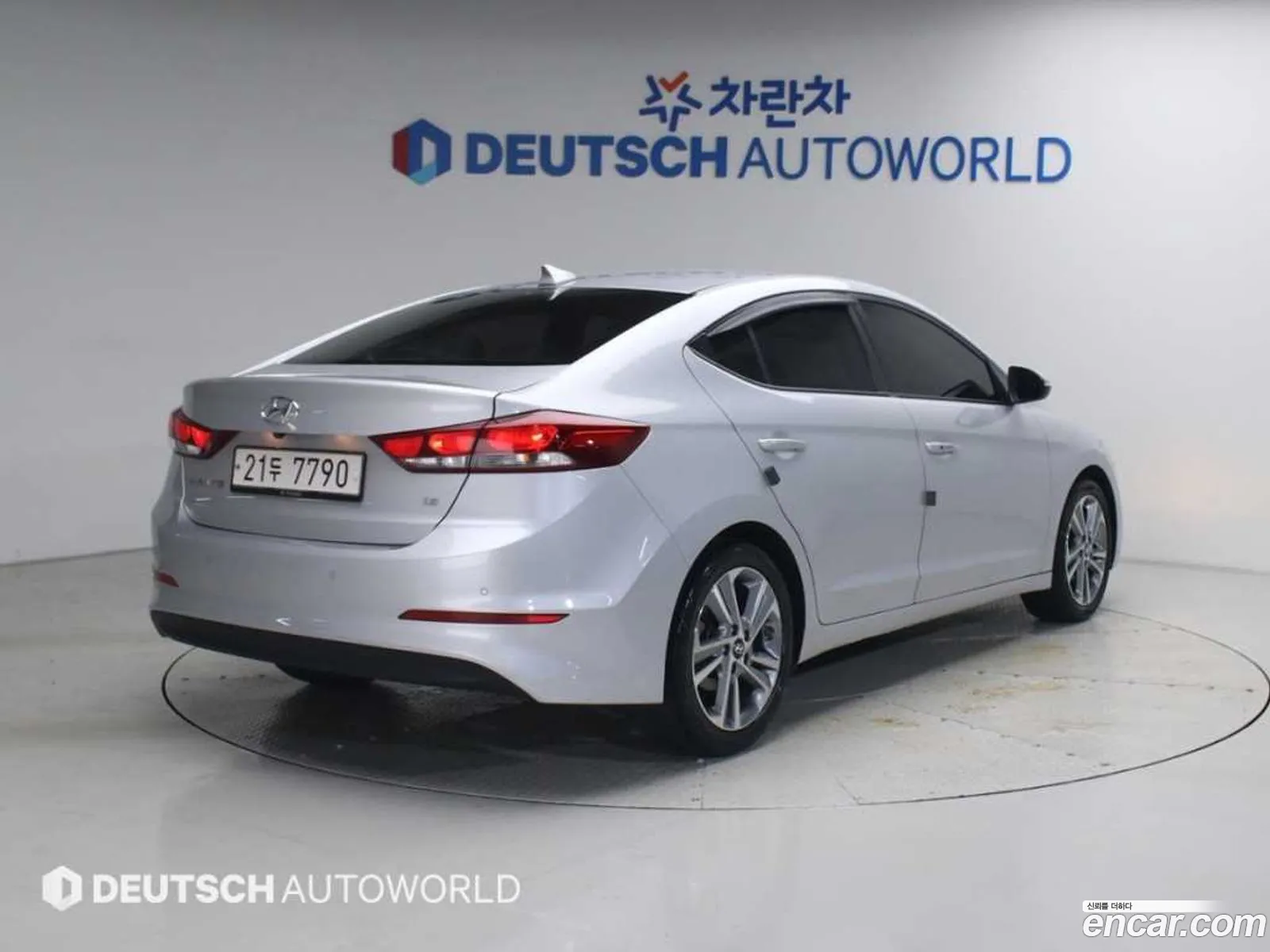 Hyundai Elantra AD 2017 — 8