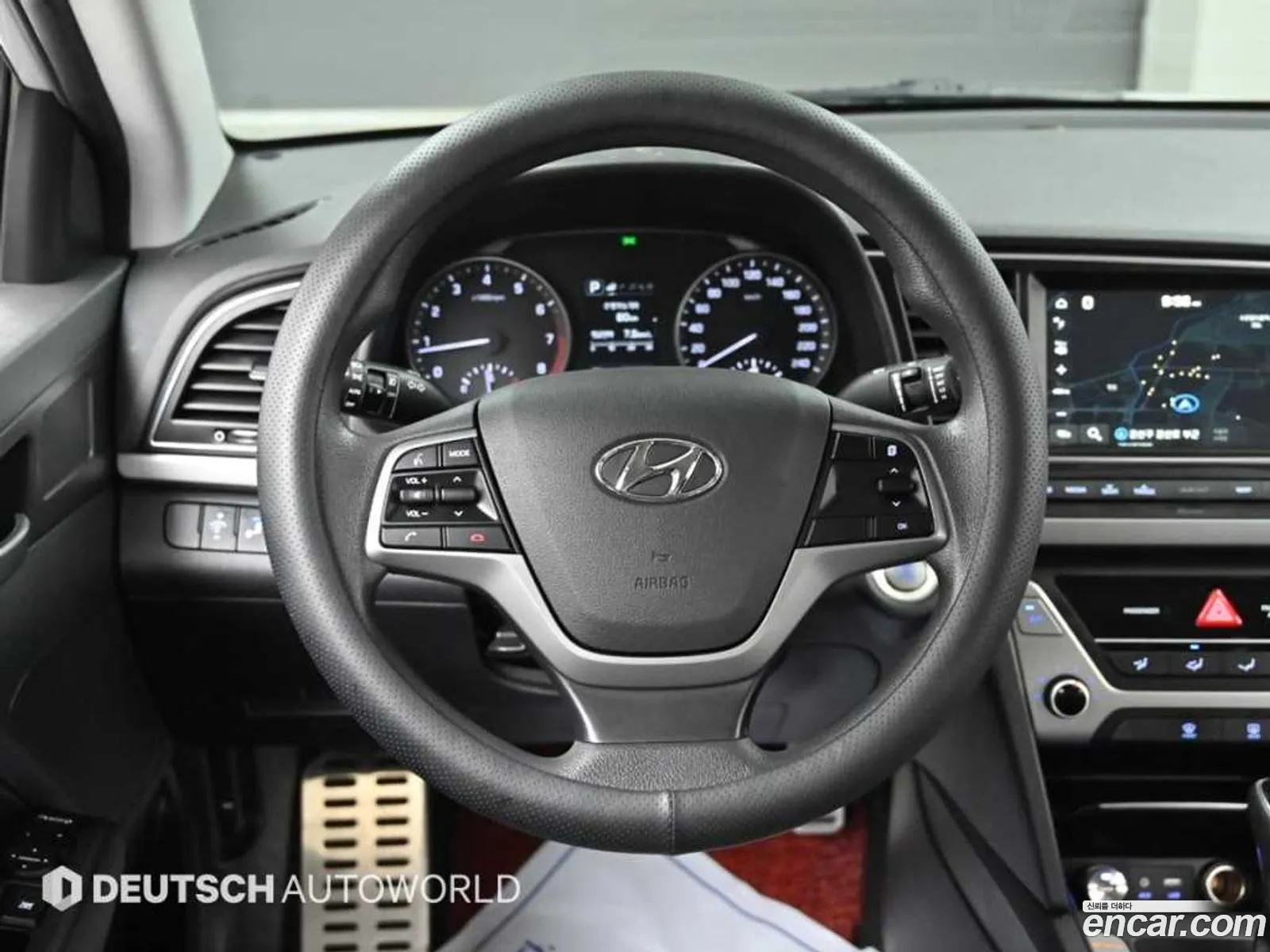 Hyundai Elantra AD 2017 — 15
