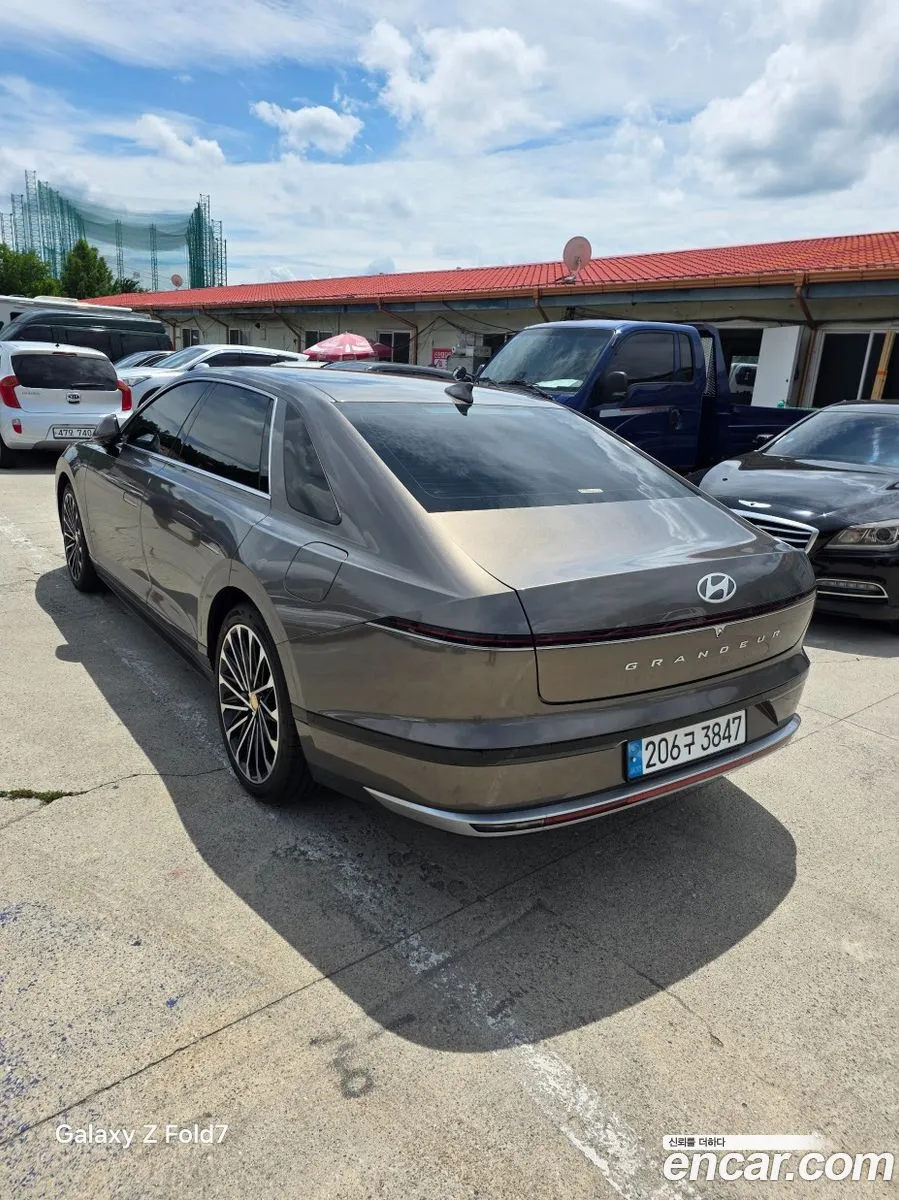 Hyundai Grandeur Hybrid 2023 — 12