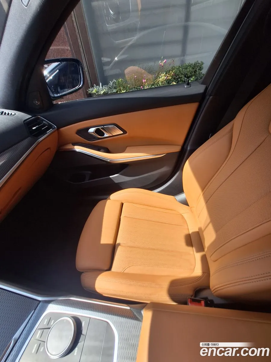 BMW 3 Series 2023 — 8