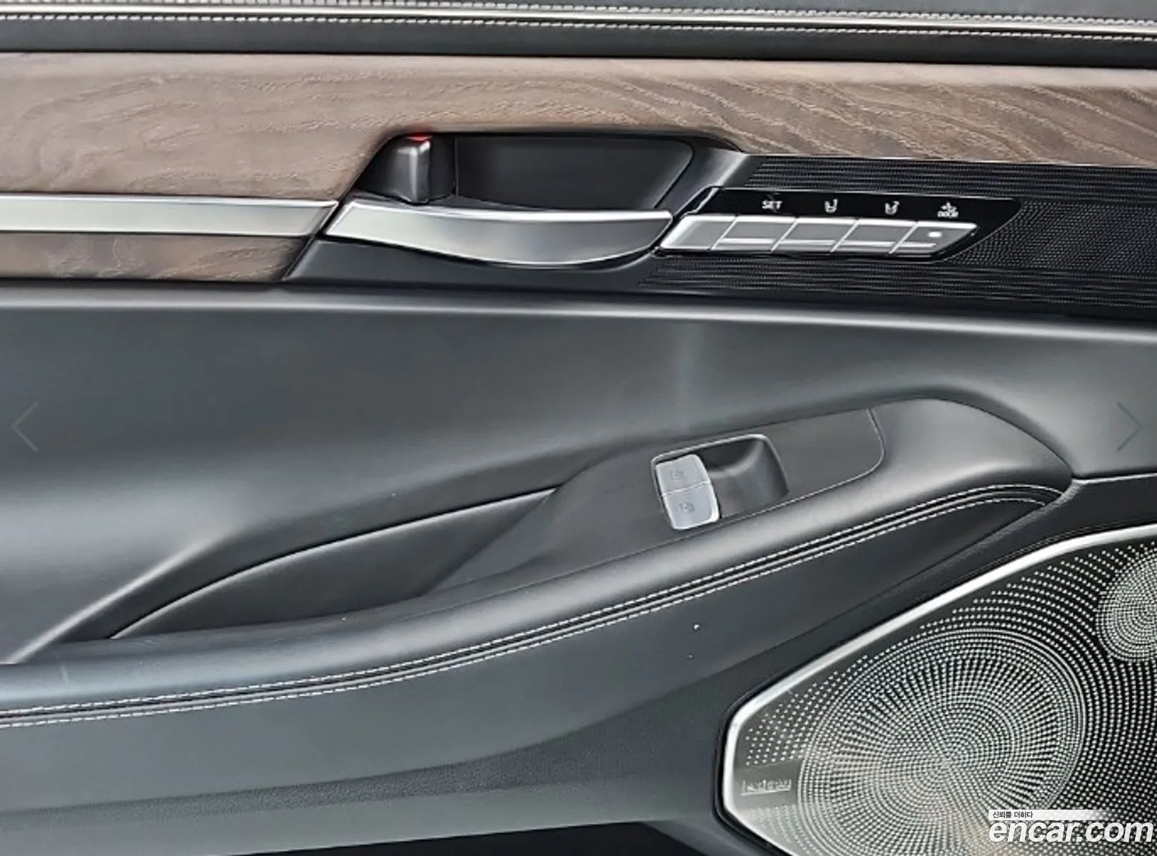 Genesis G90 2018 — 12