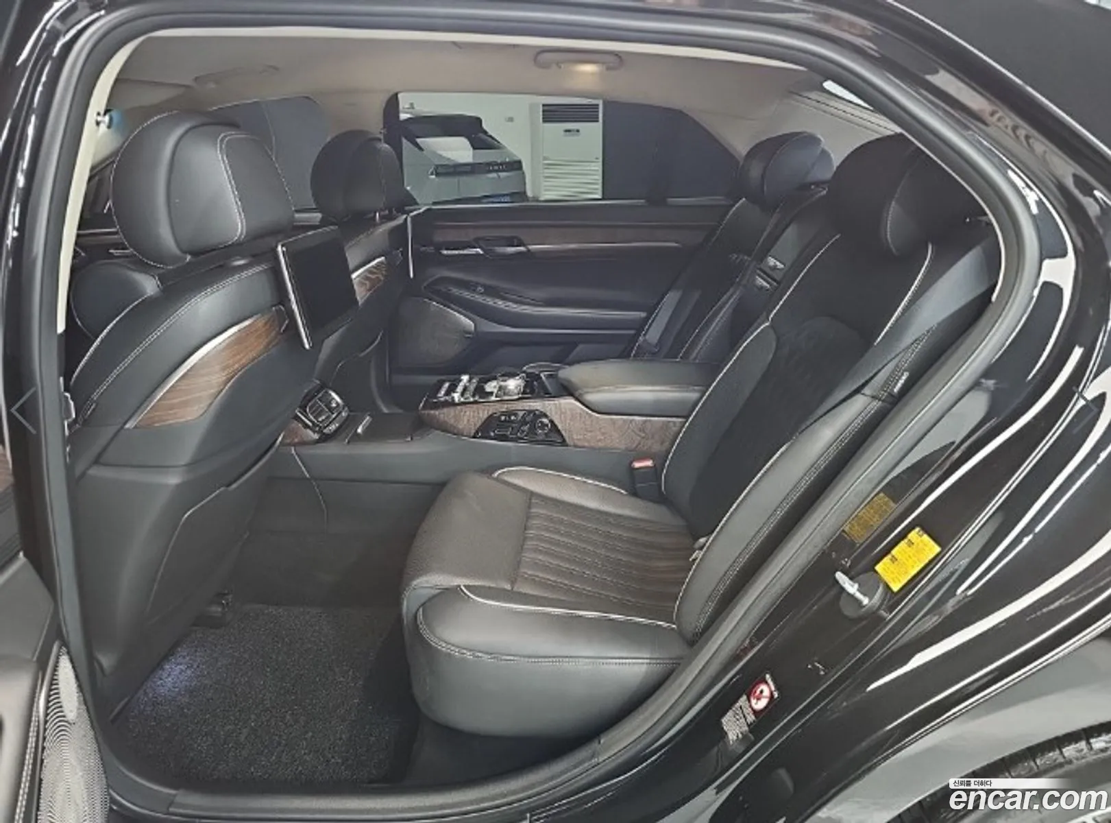 Genesis G90 2018 — 20