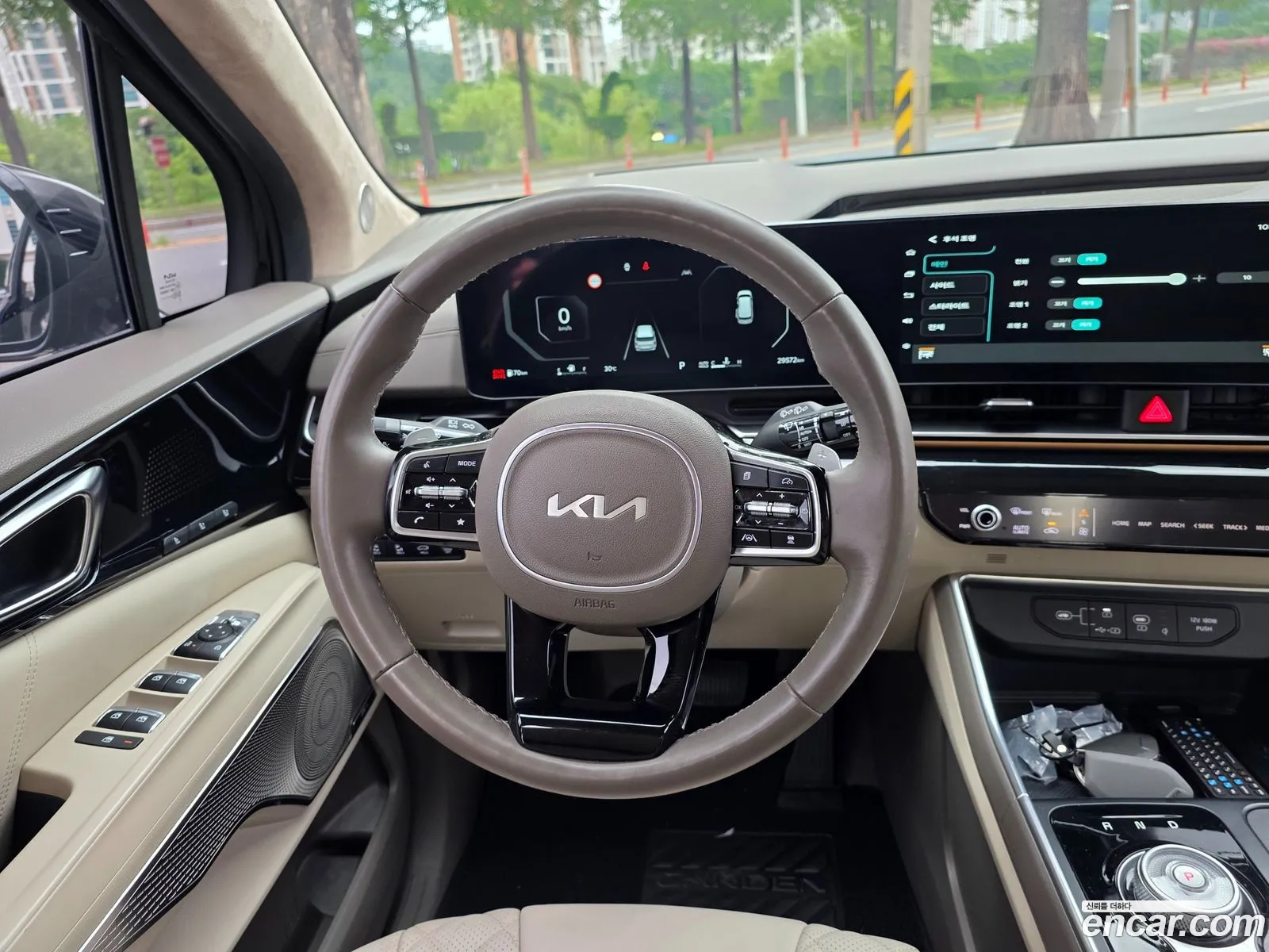 Kia Carnival 2024 — 9
