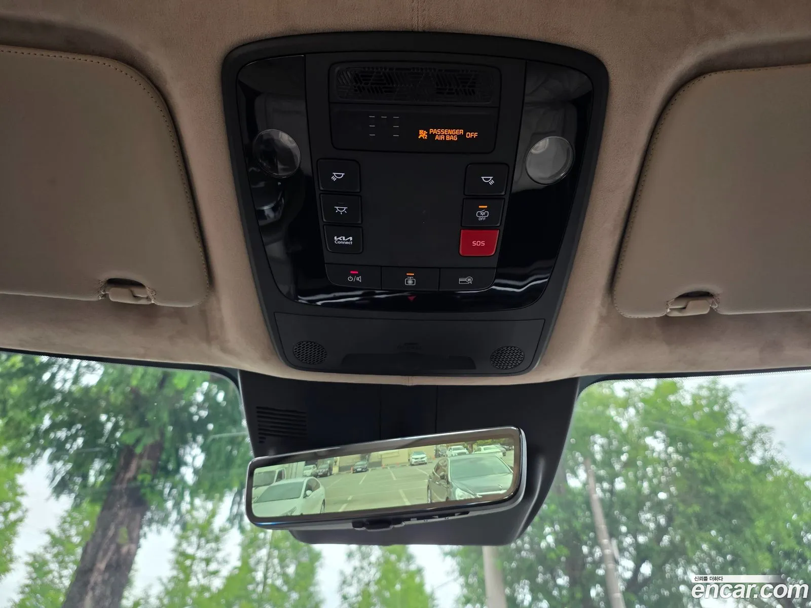 Kia Carnival 2024 — 17