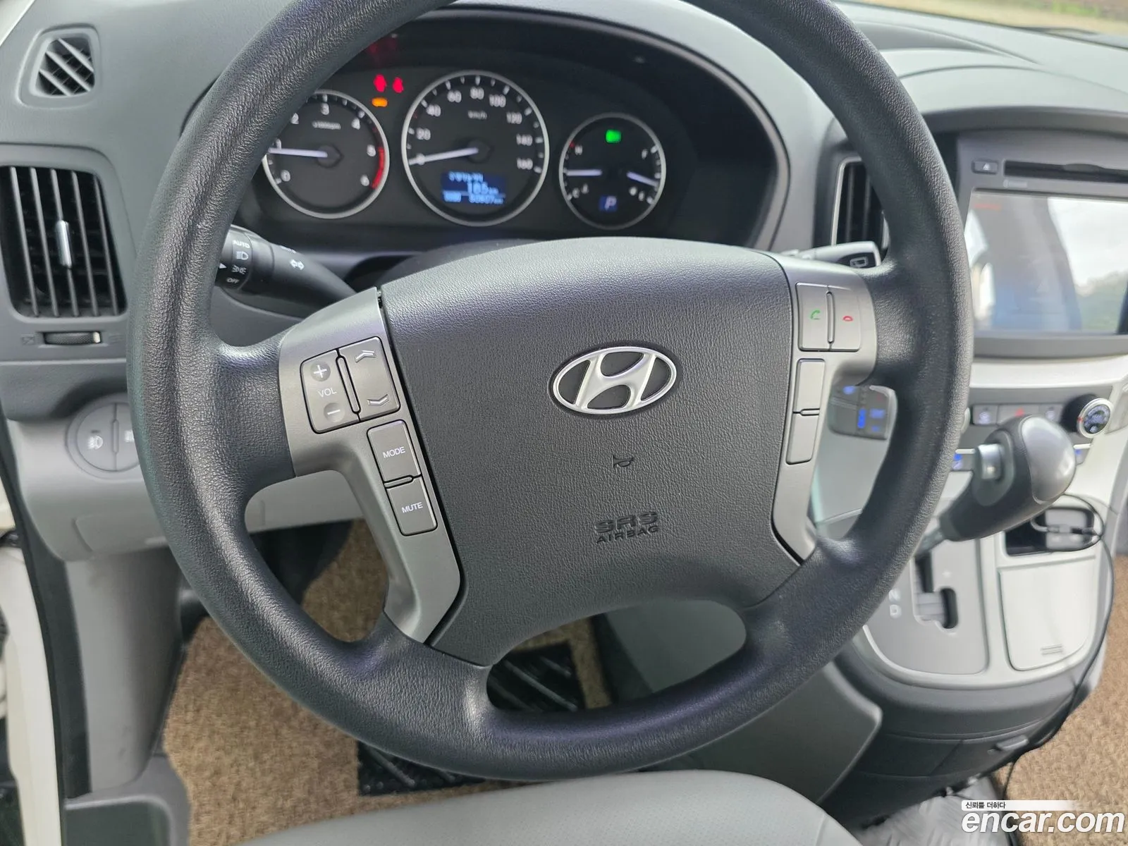 Hyundai Grand Starex 2016 — 11