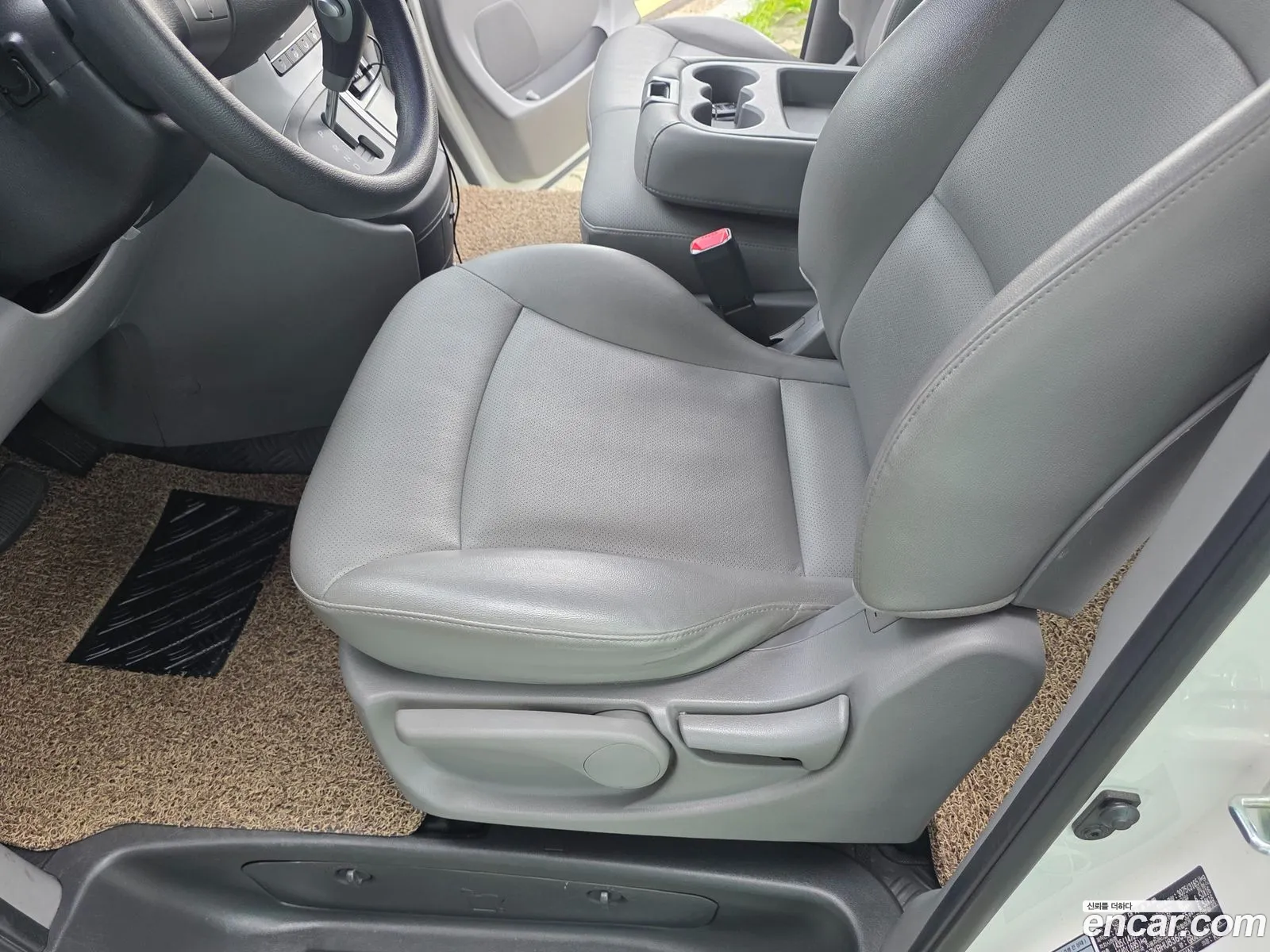 Hyundai Grand Starex 2016 — 18