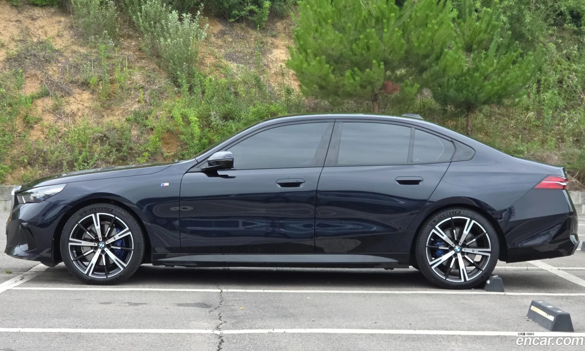 BMW 5 Series 2025 — 16