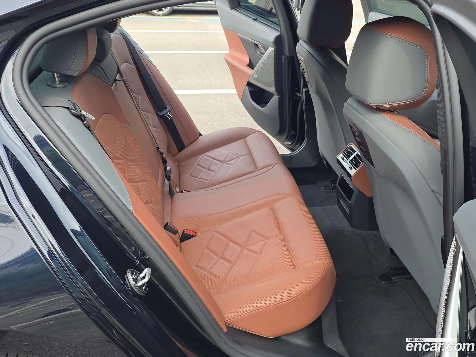 BMW 5 Series 2025 — 8