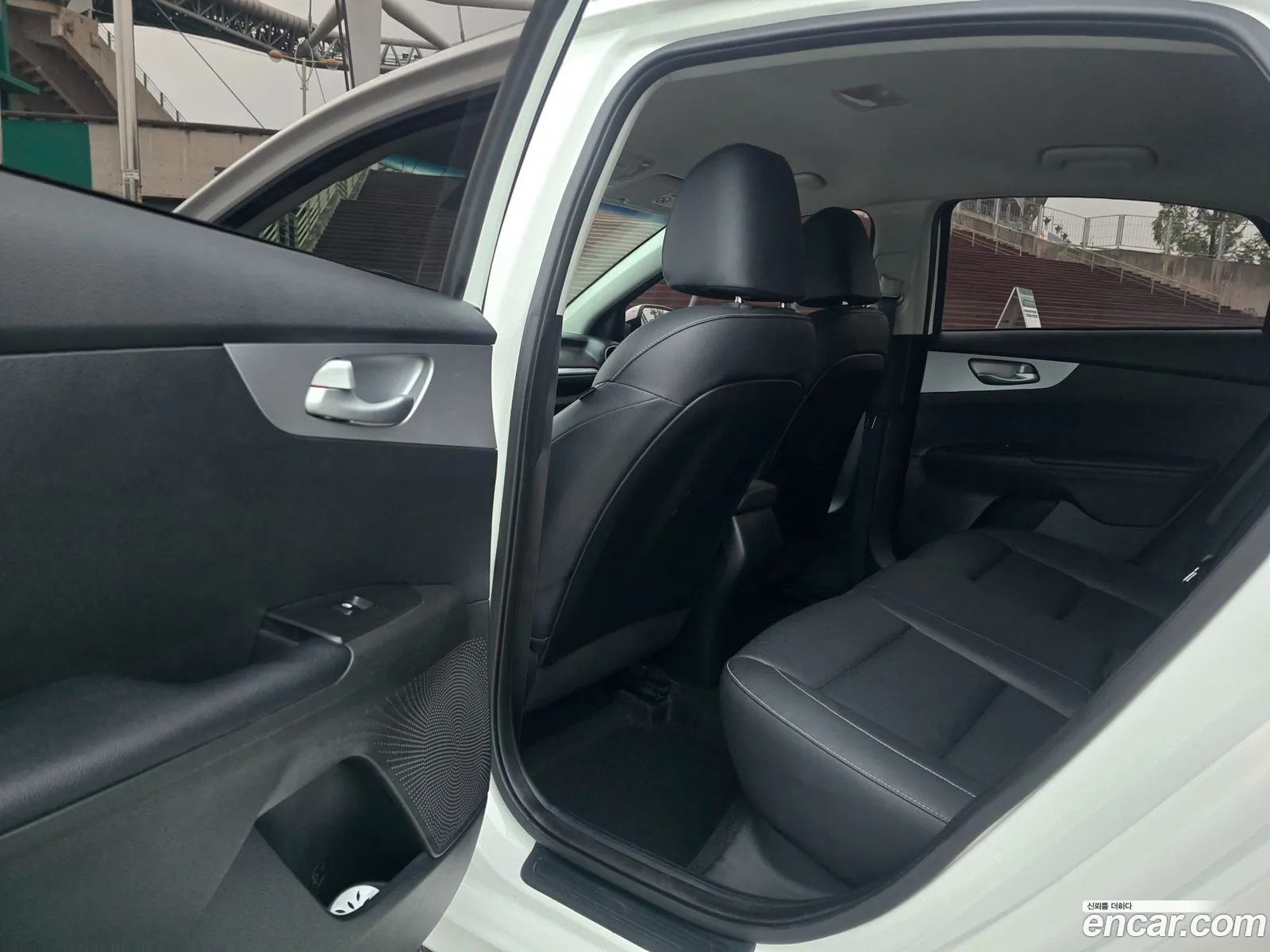 Kia K3 2022 — 17