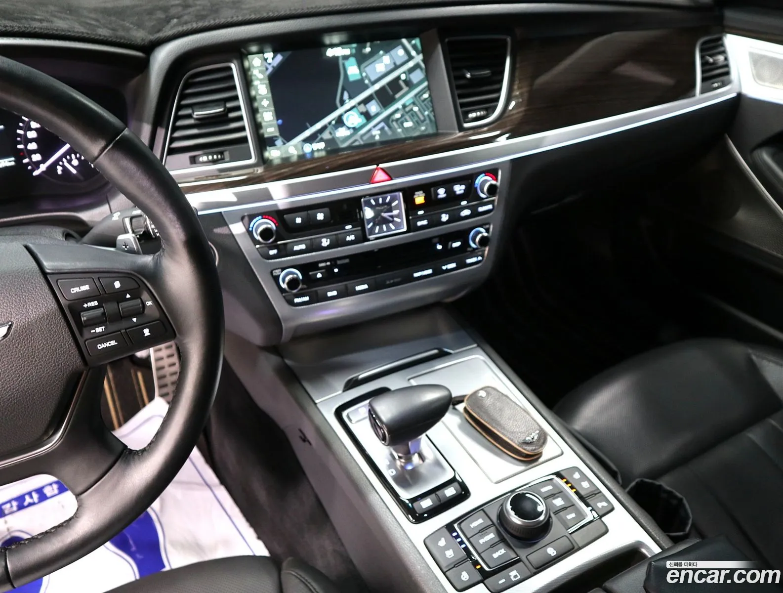 Genesis G80 2017 — 16