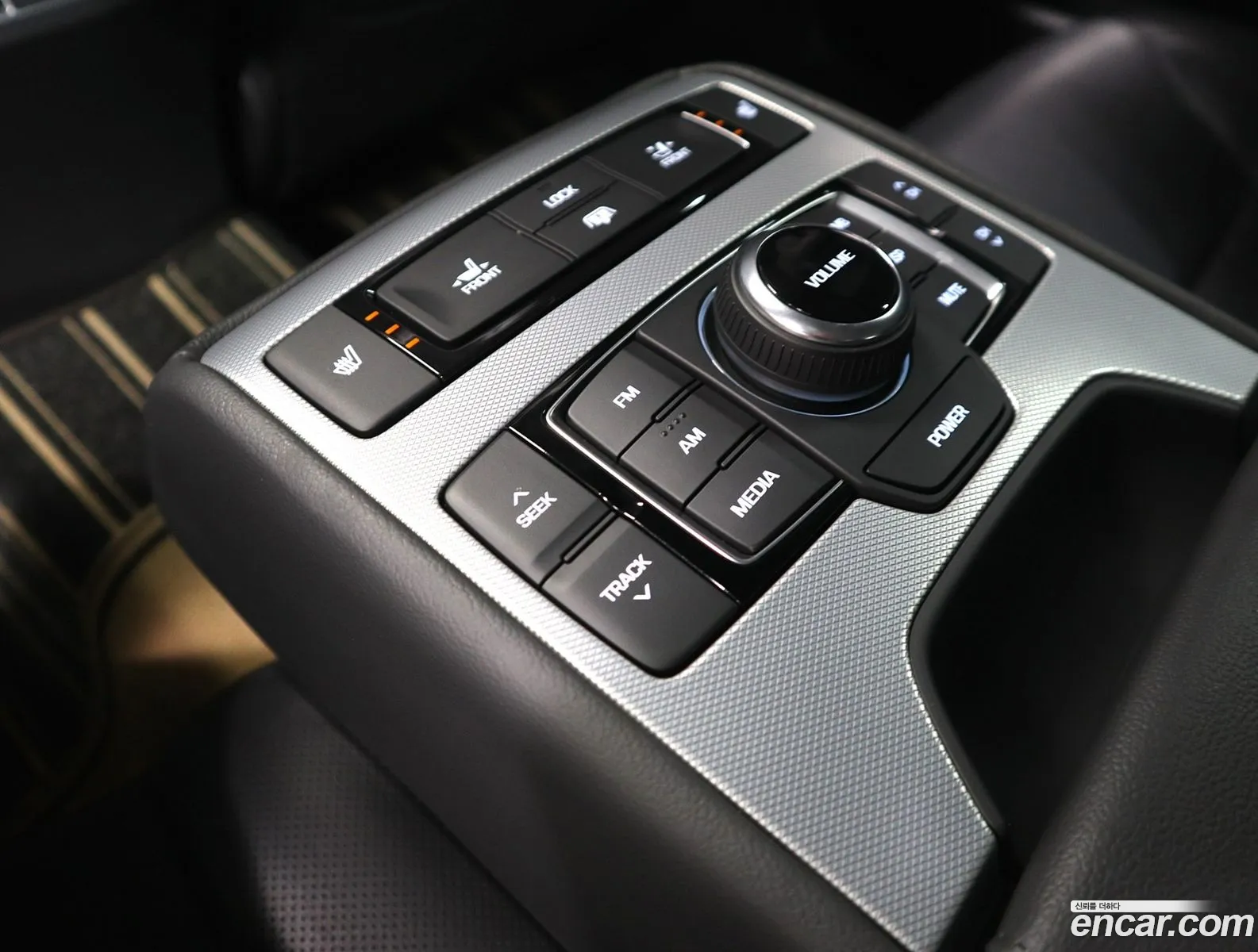 Genesis G80 2017 — 17