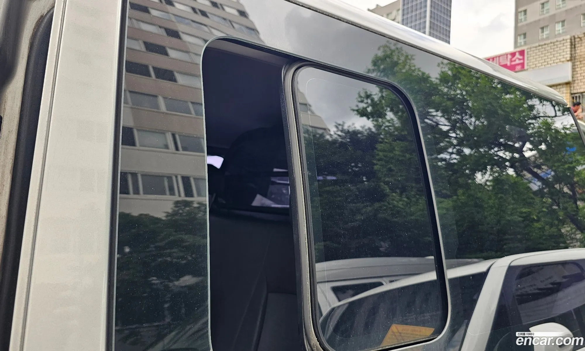 Hyundai Grand Starex 2011 — 19