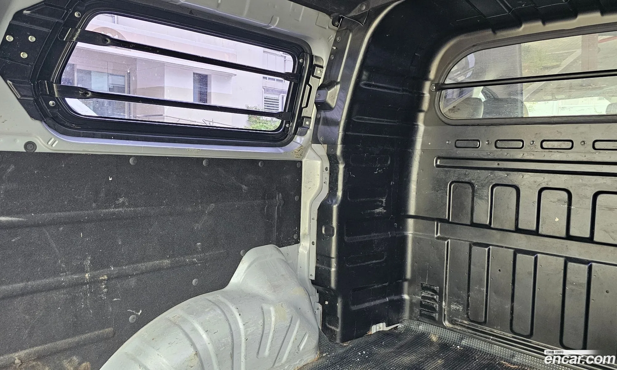 Hyundai Grand Starex 2011 — 2