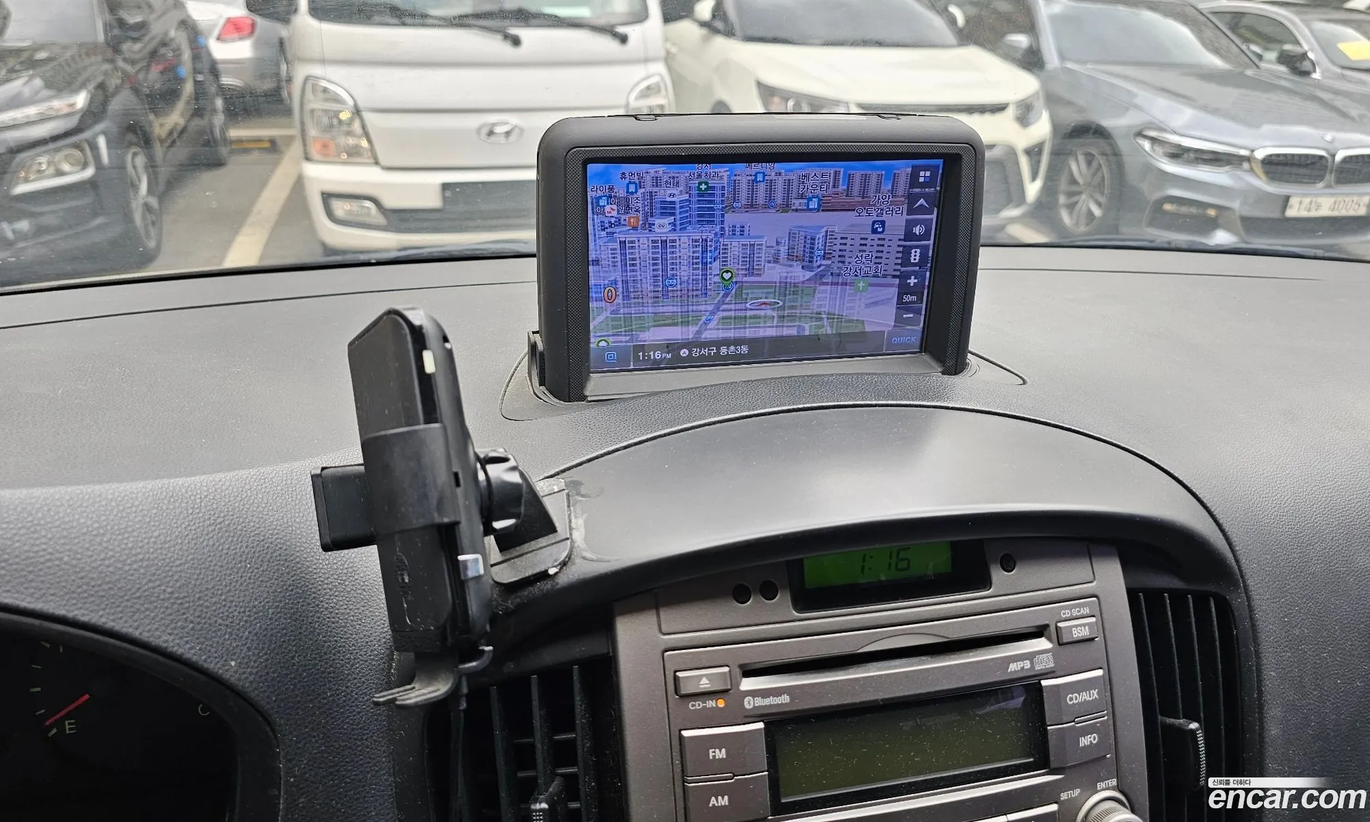 Hyundai Grand Starex 2011 — 17