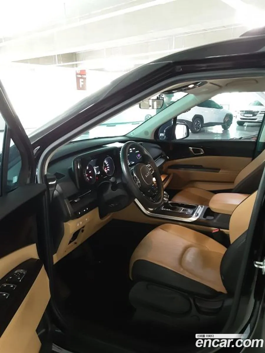Kia Carnival 2023 — 10