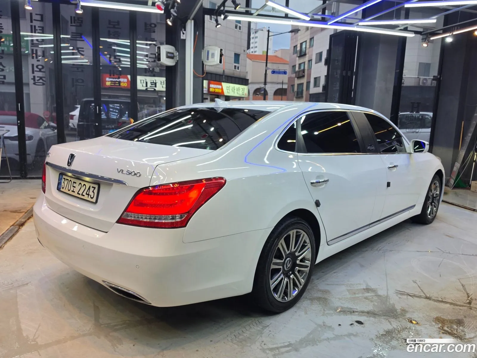 Hyundai Equus 2013 — 12