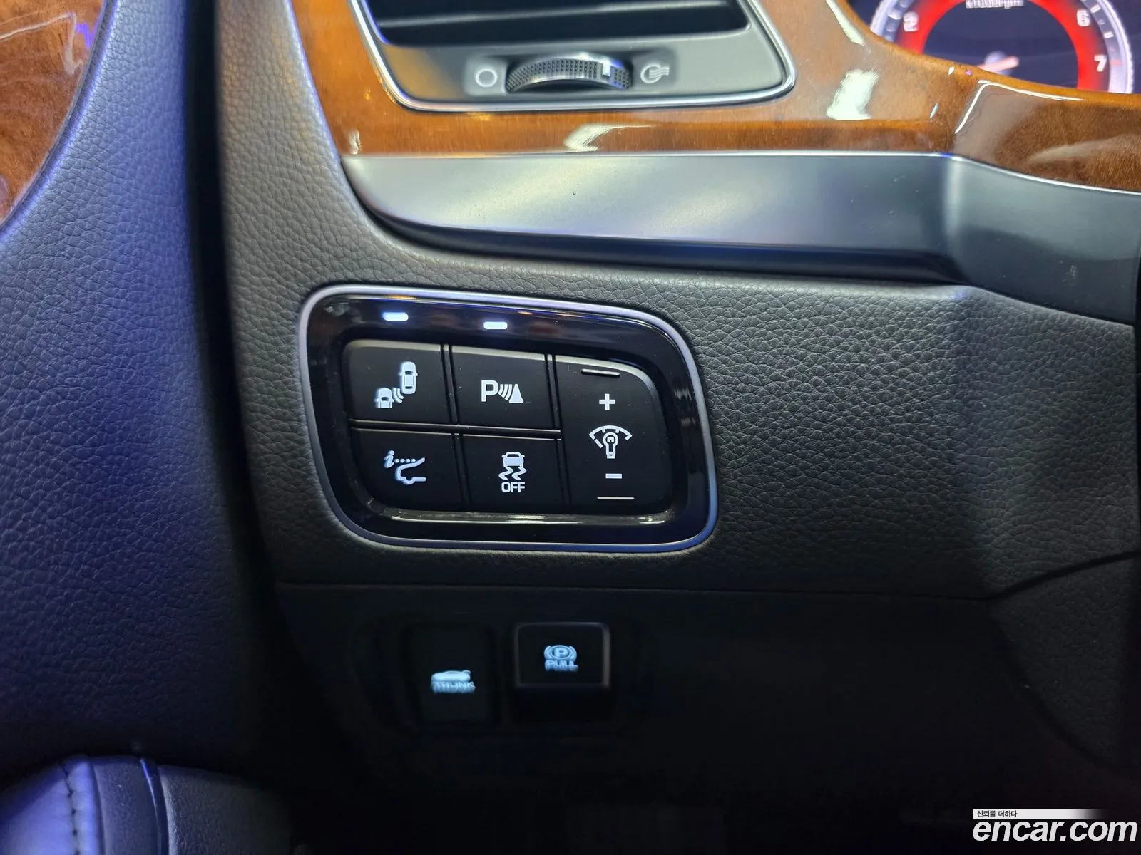 Hyundai Equus 2013 — 14