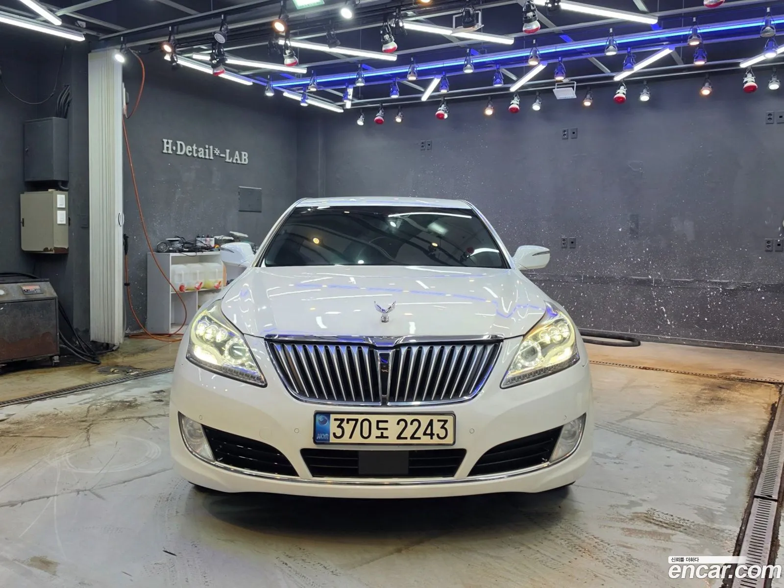 Hyundai Equus 2013 — 18