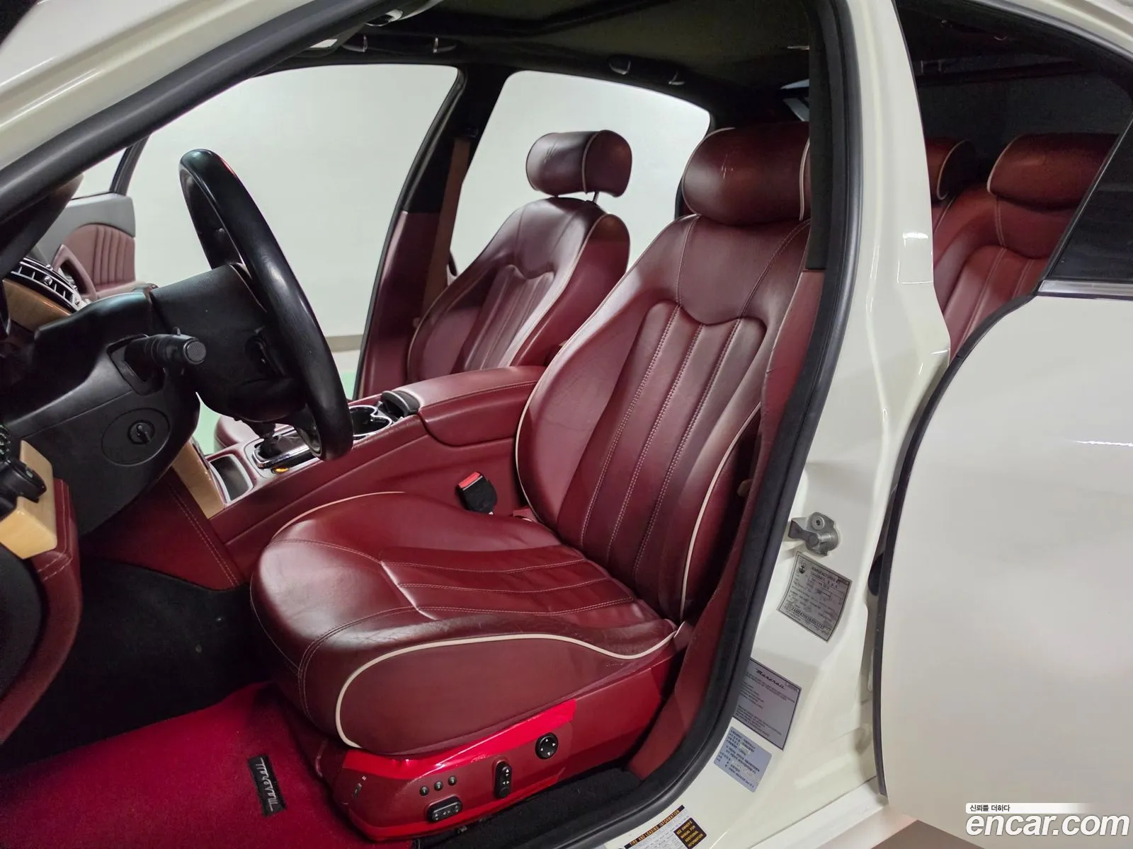 Maserati Quattroporte 2010 — 15