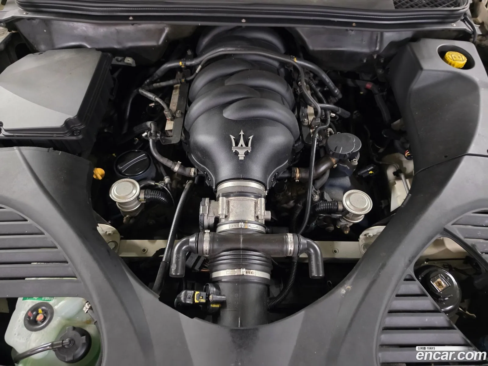 Maserati Quattroporte 2010 — 12