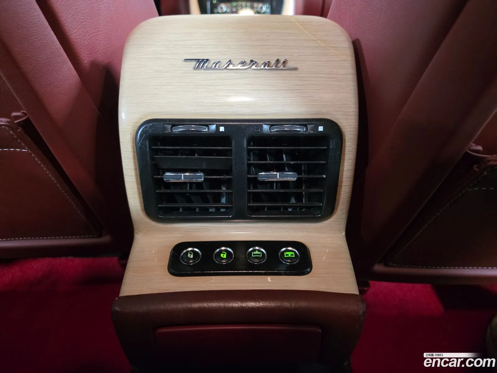 Maserati Quattroporte 2010 — 16