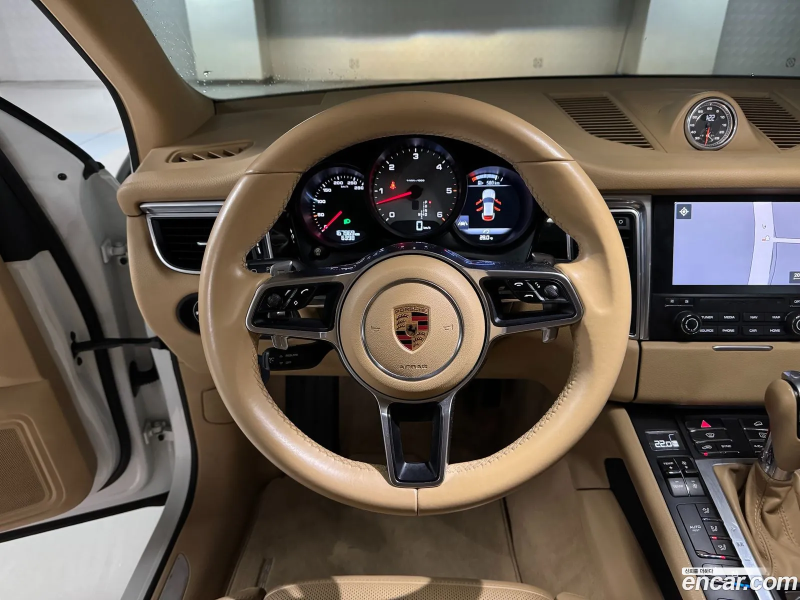 Porsche Macan 2016 — 11