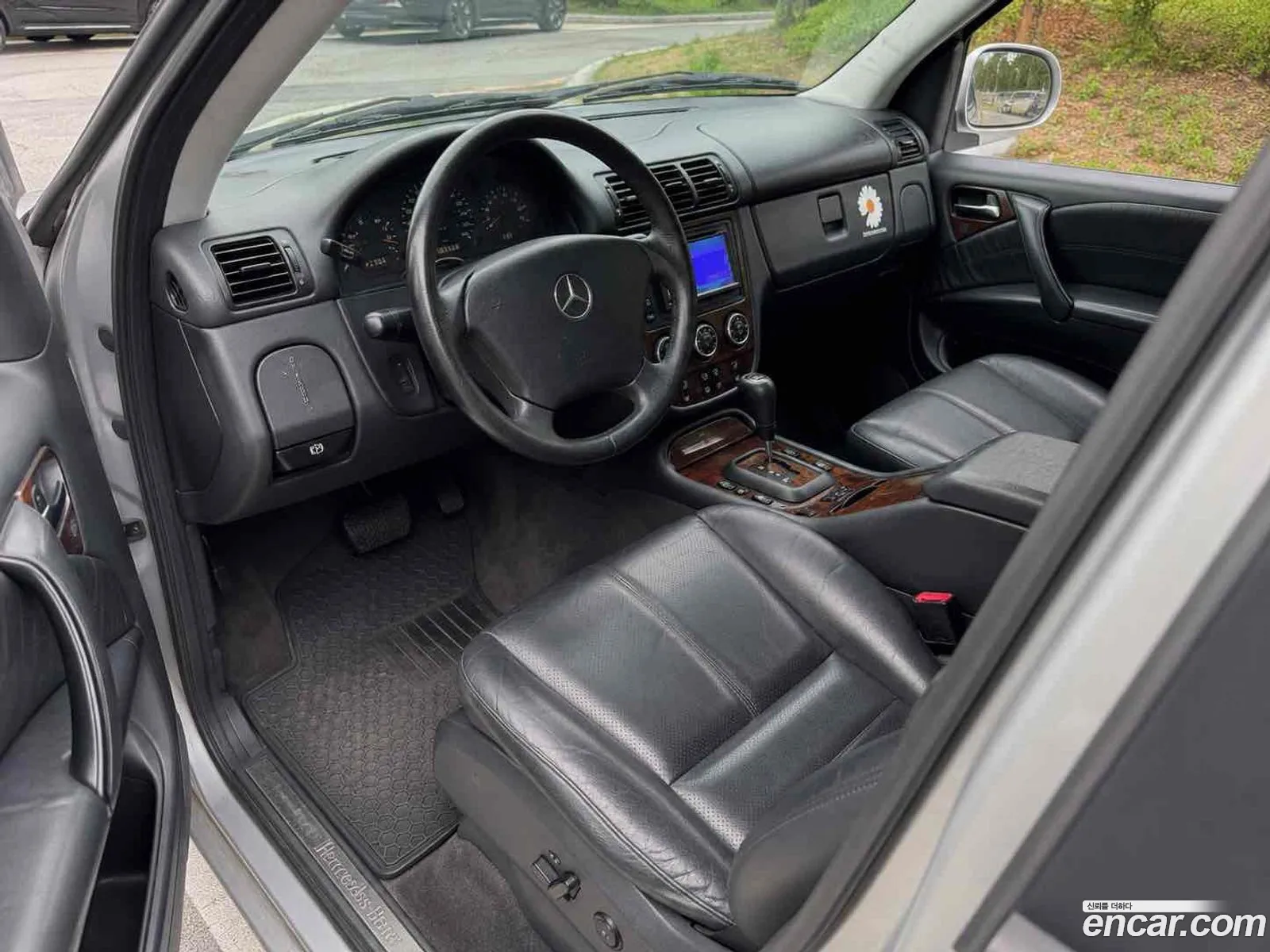 Mercedes-Benz M-Class W163 2004 — 16