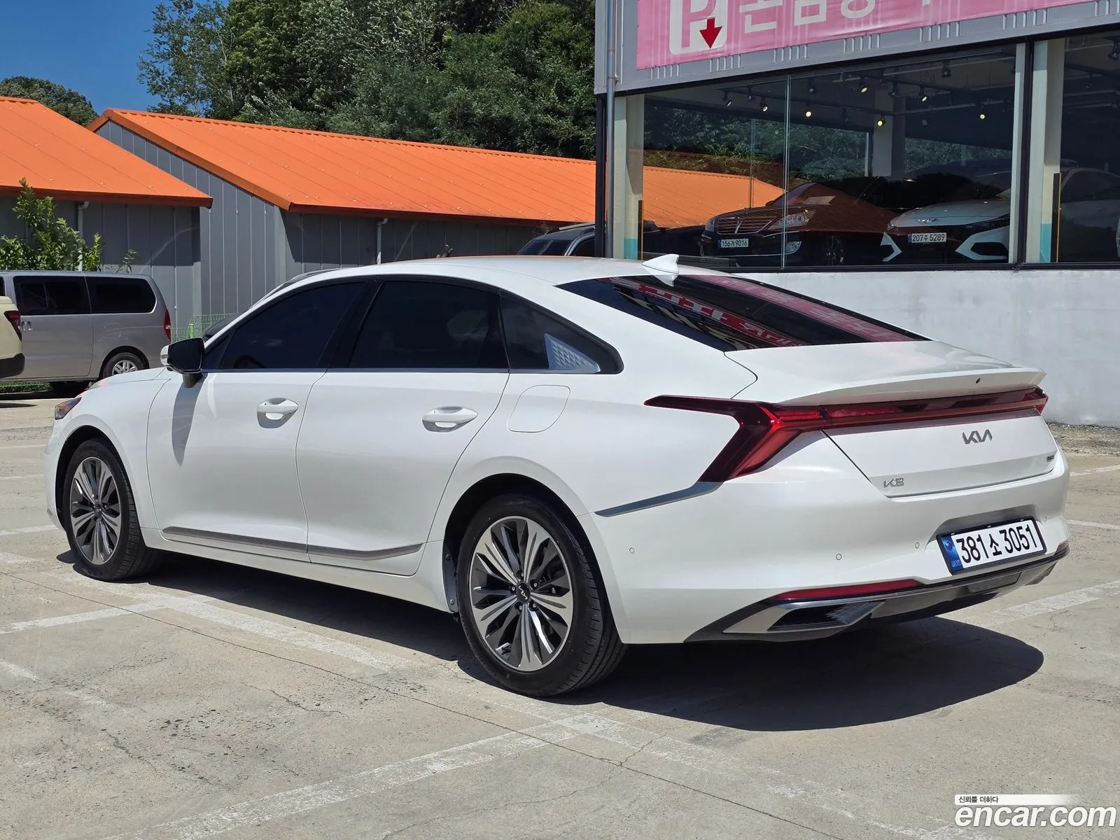 Kia K8 Hybrid 2023 — 11
