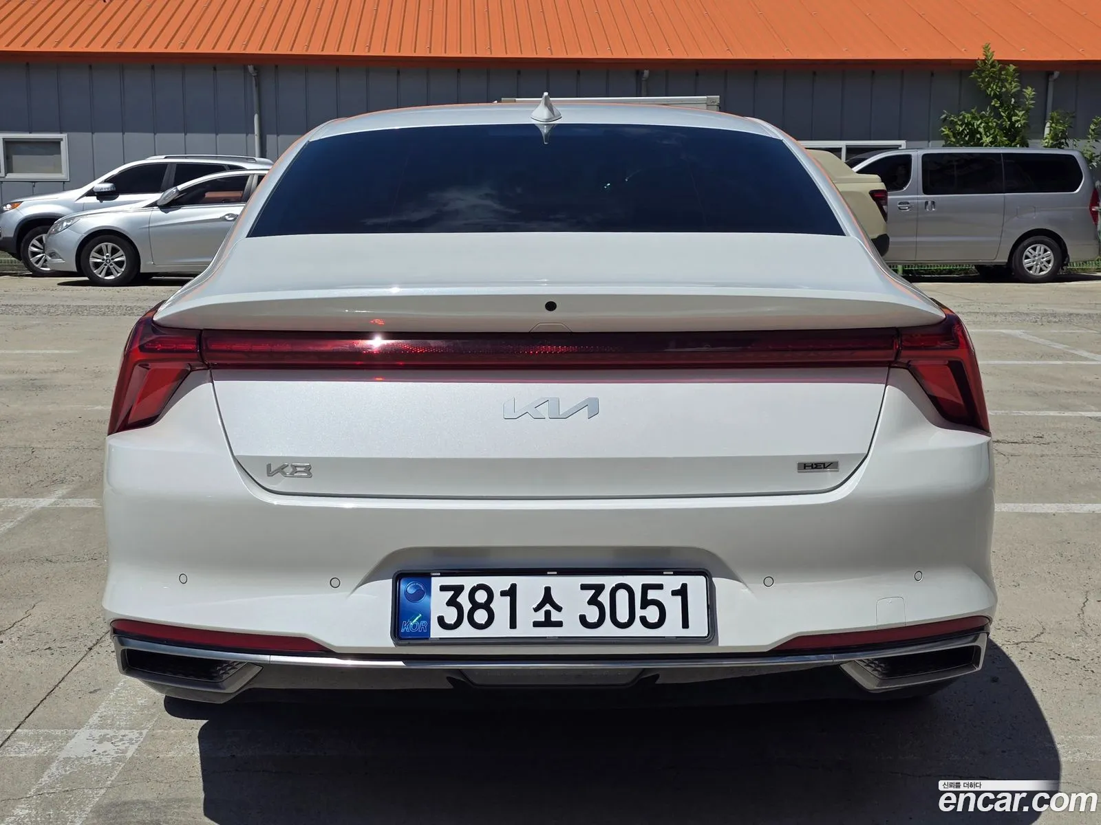 Kia K8 Hybrid 2023 — 12