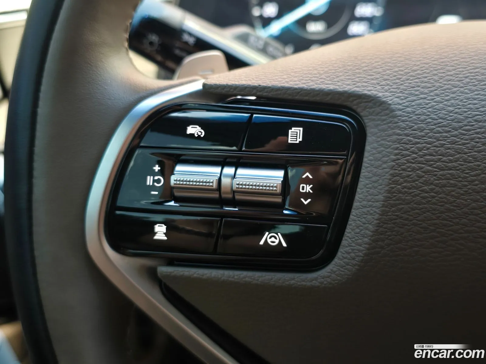 Kia K8 Hybrid 2023 — 4