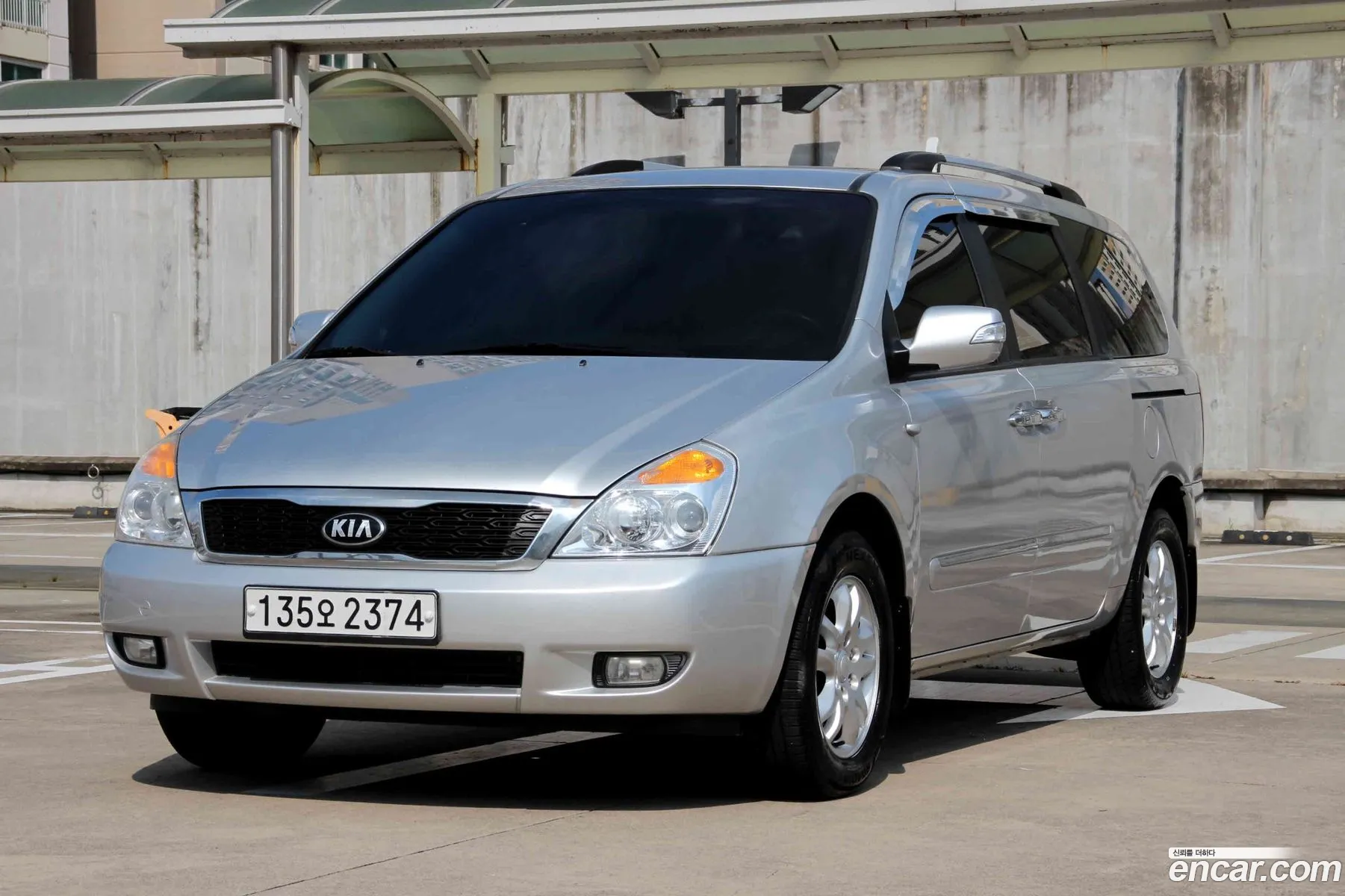 Kia Carnival R 2012 — 12
