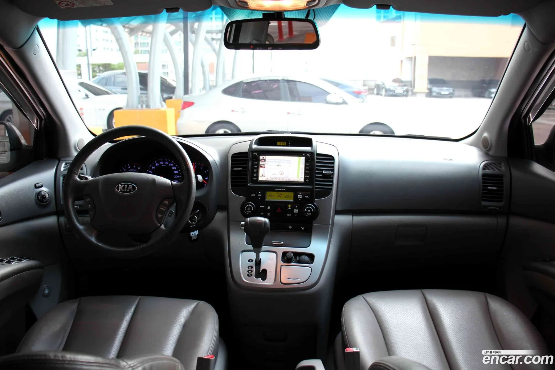 Kia Carnival R 2012 — 10