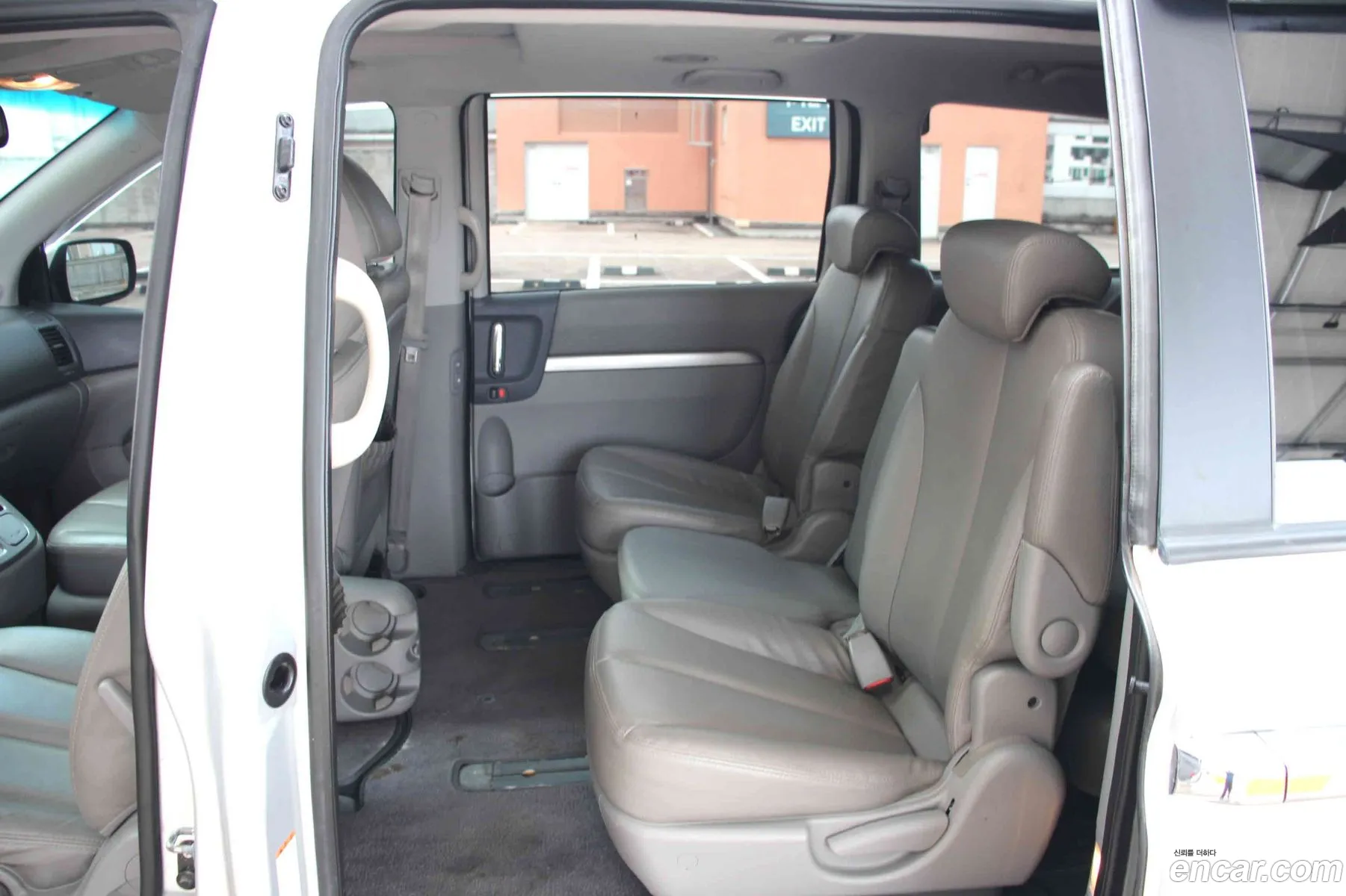 Kia Carnival R 2012 — 20