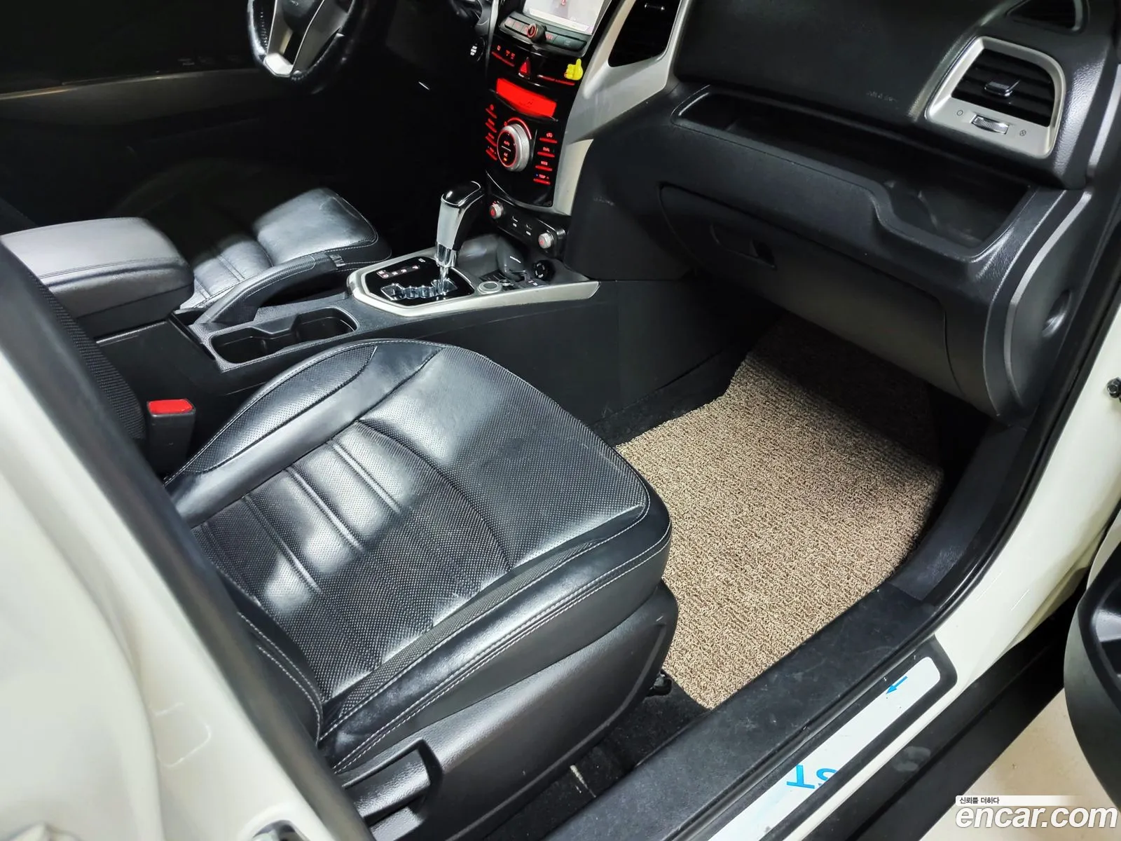 KG Mobility (SsangYong) Tivoli 2015 — 5