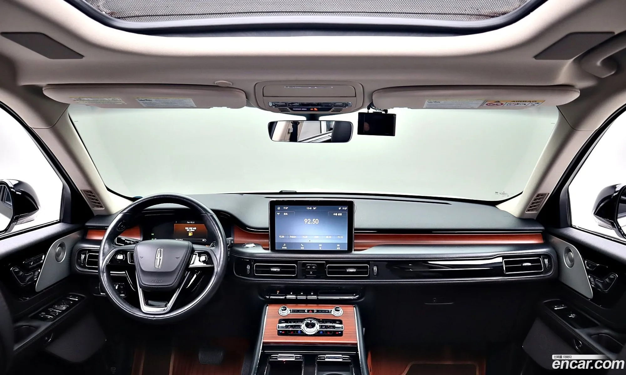 Lincoln Aviator 2020 — 18