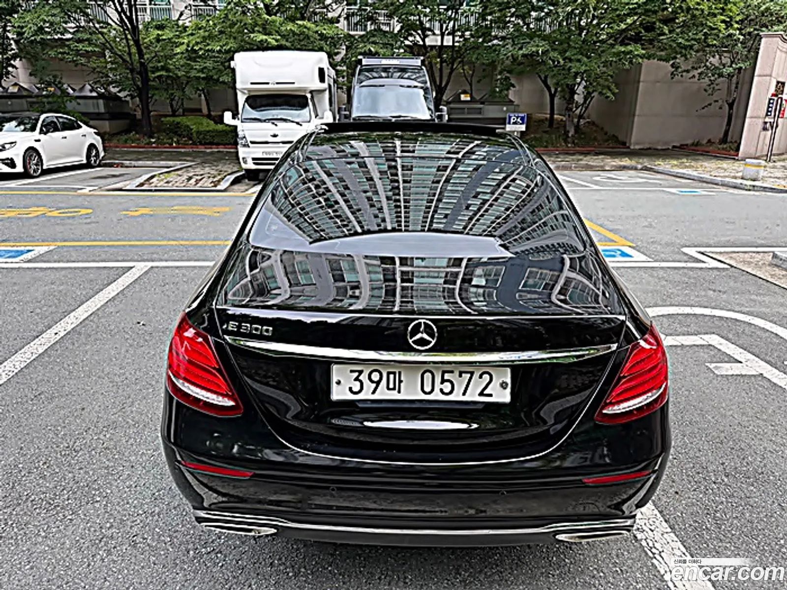 Mercedes-Benz E-Class W213 2016 — 18