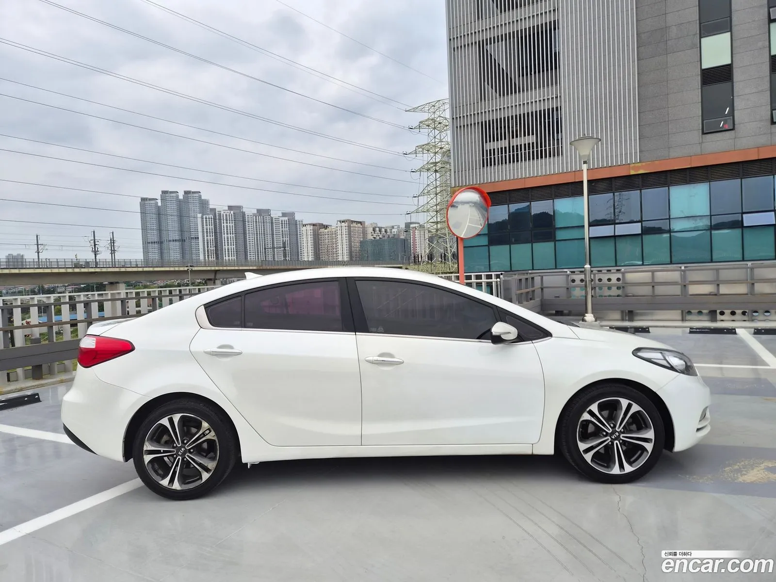 Kia K3 2013 — 16