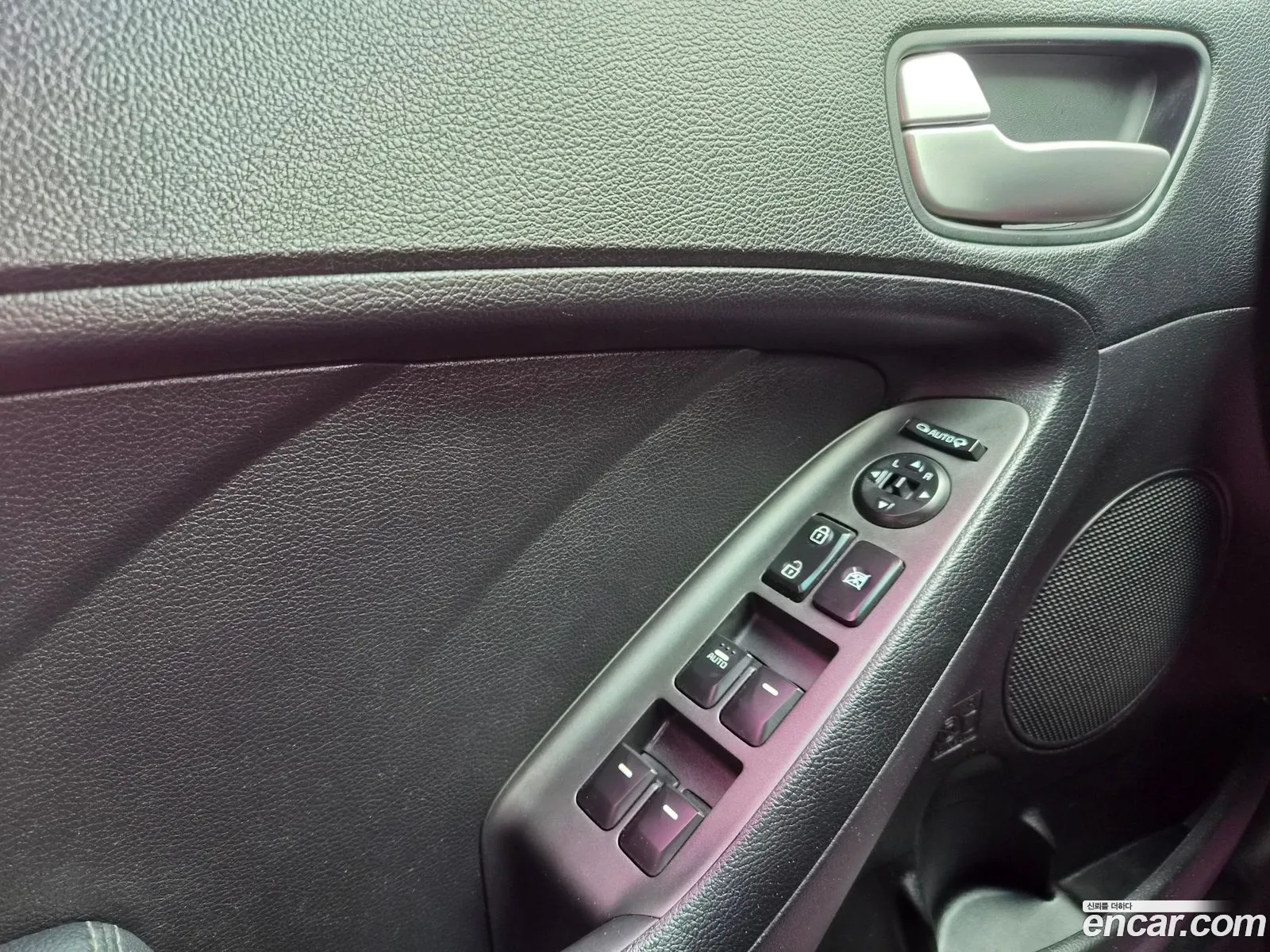 Kia K3 2013 — 18