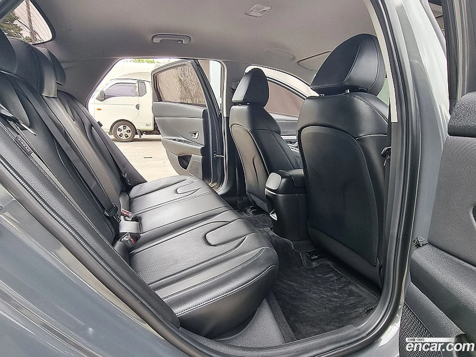 Hyundai Elantra 2024 — 10