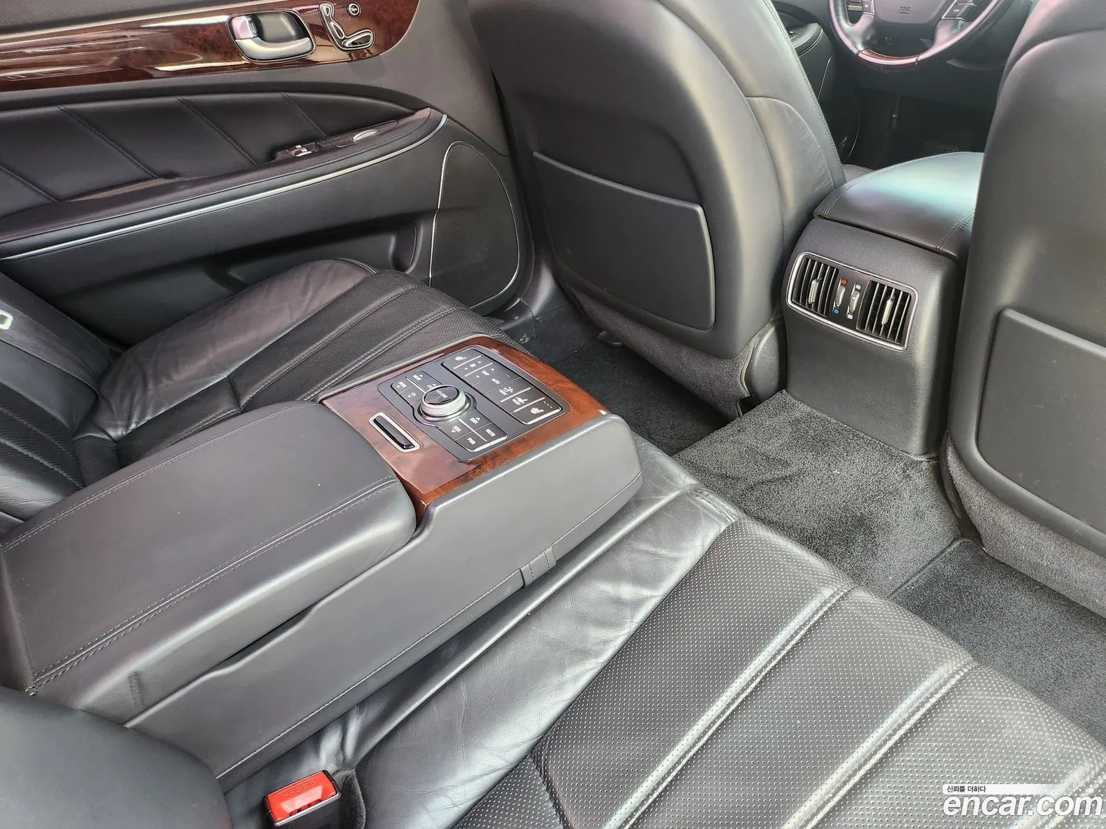 Hyundai Equus 2011 — 10