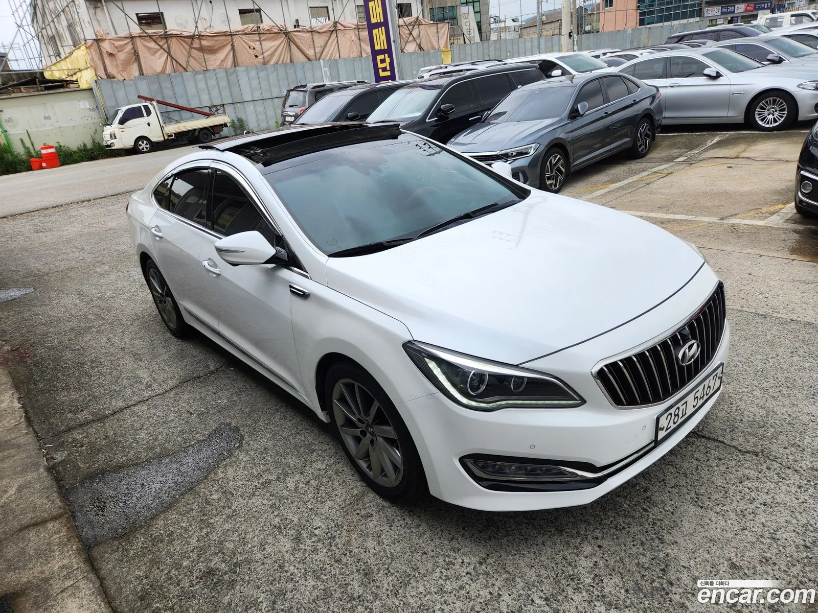 Hyundai Aslan 2014 — 16