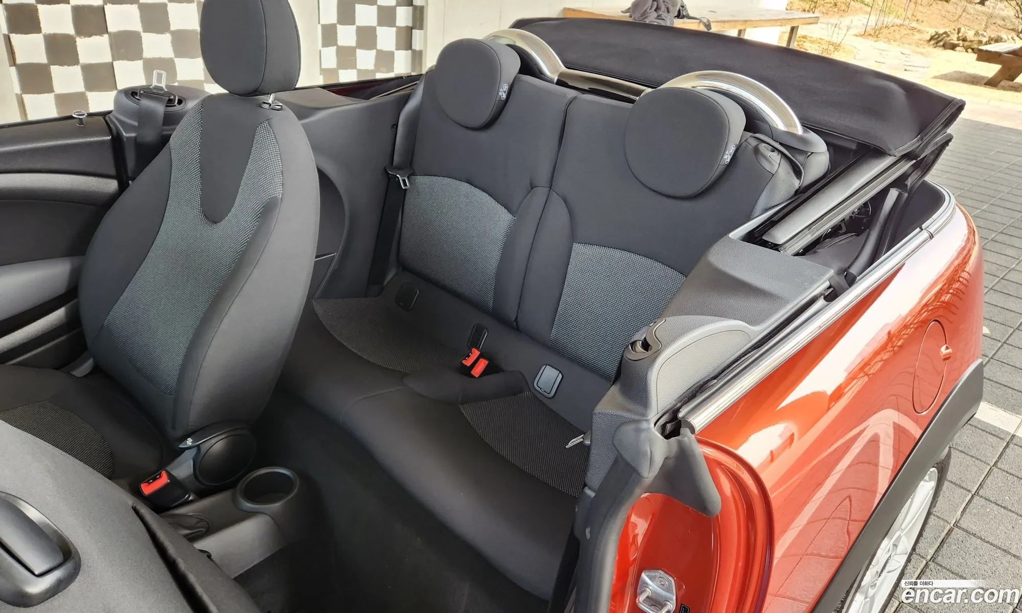 Mini Cooper Convertible 2011 — 16
