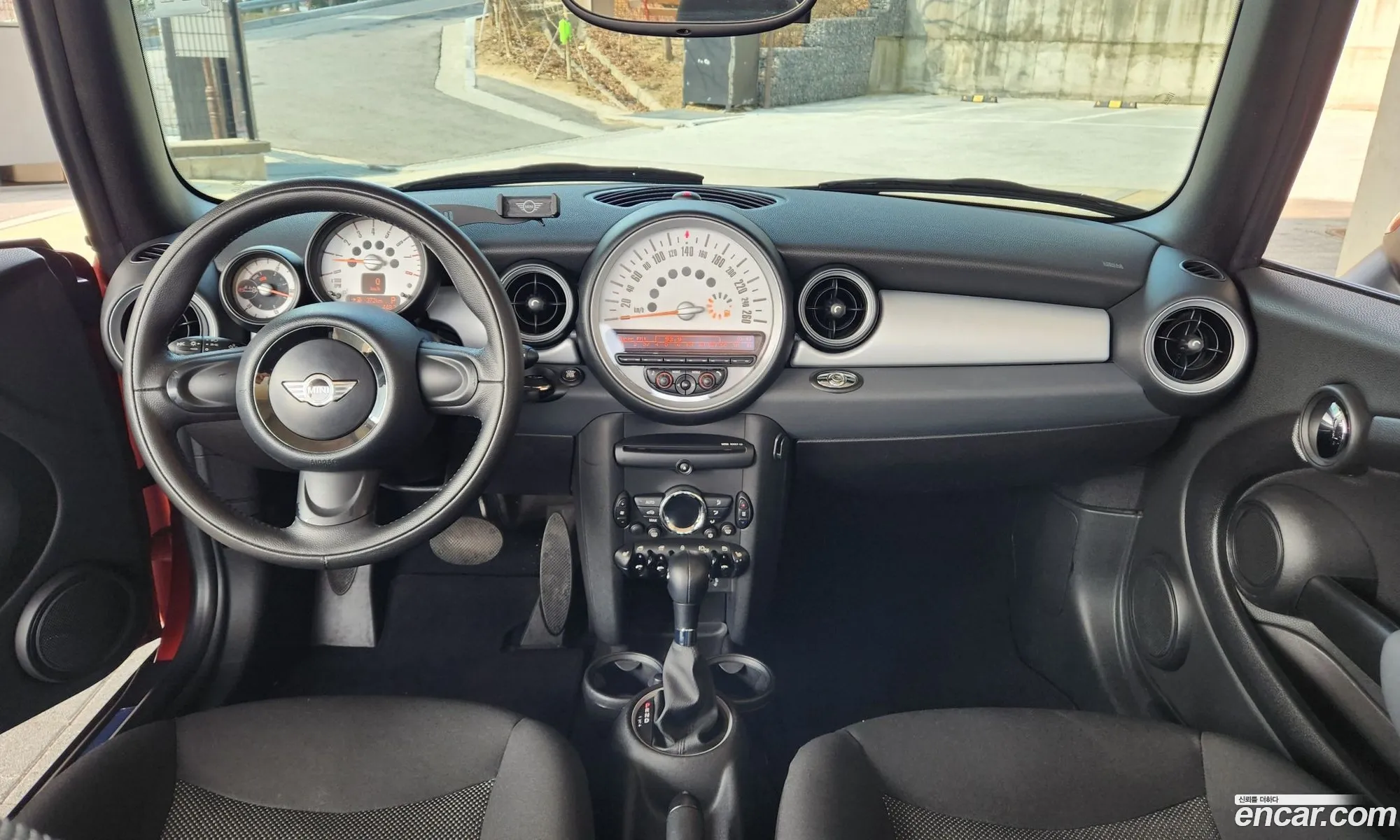 Mini Cooper Convertible 2011 — 18