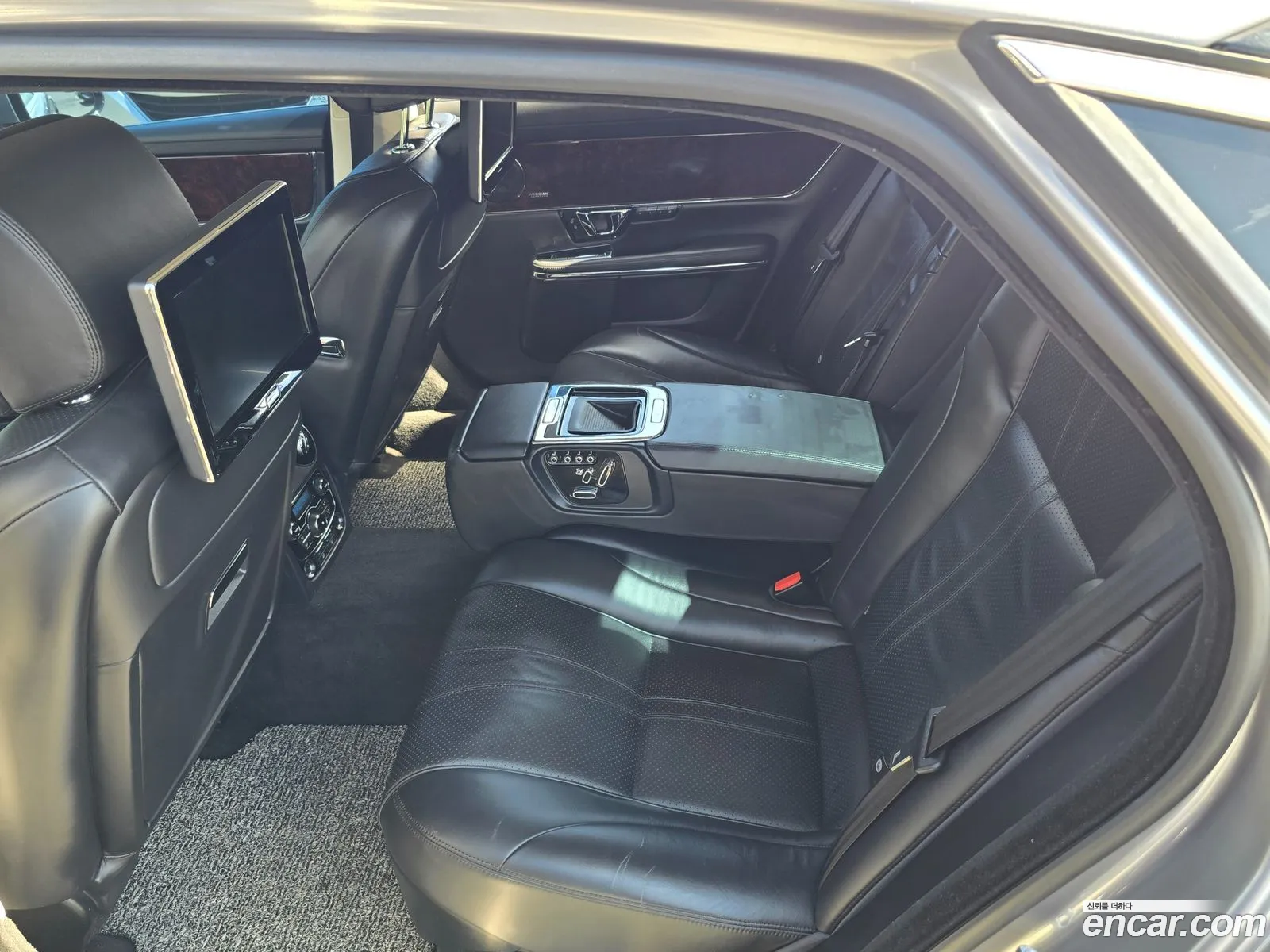 Jaguar XJ 2014 — 19