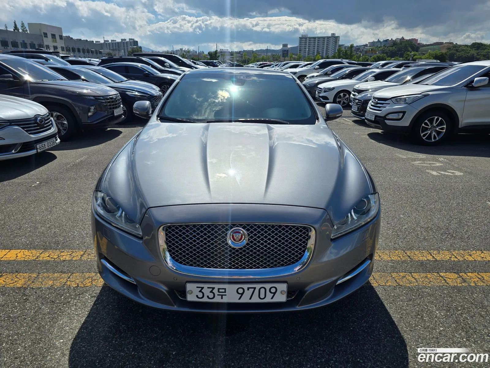 Jaguar XJ