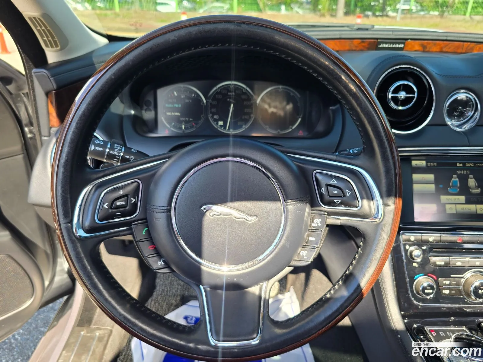 Jaguar XJ 2014 — 15