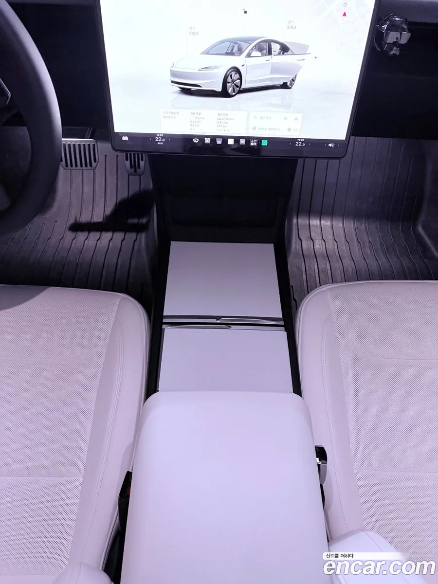 Tesla Model 3 2024 — 9