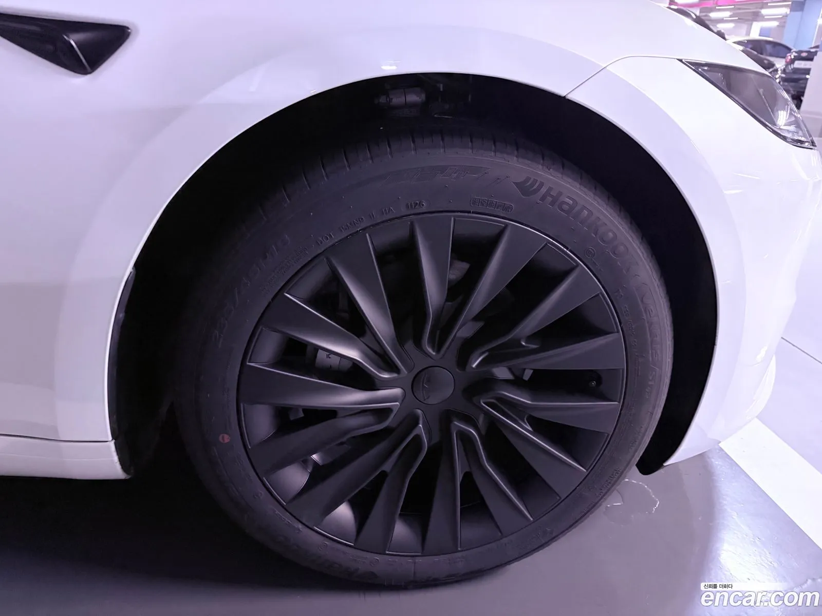 Tesla Model 3 2024 — 14