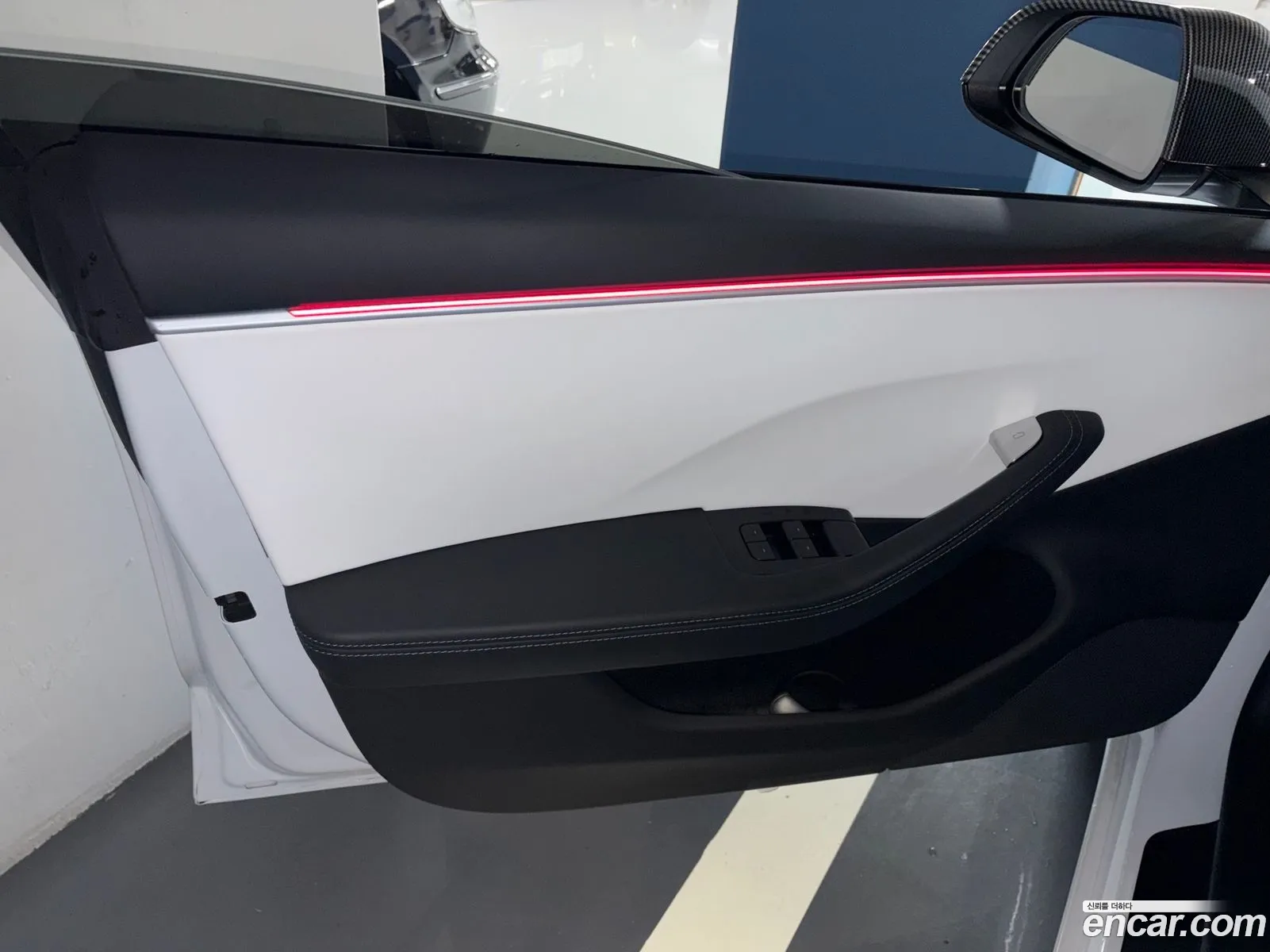 Tesla Model 3 2024 — 2
